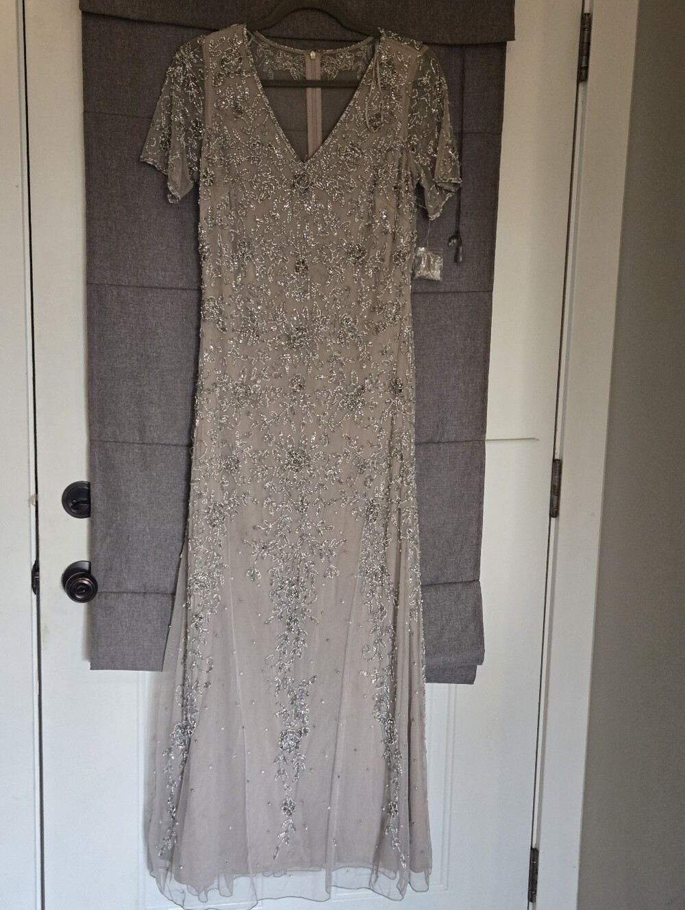 PISARRO NIGHTS Silver Beaded Gown Size 8
